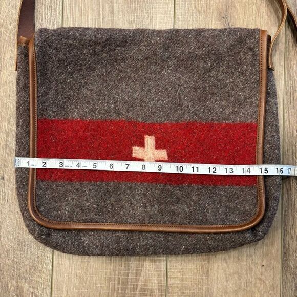Karlen Swiss Wool Messenger Bag - Picture 8 of 9